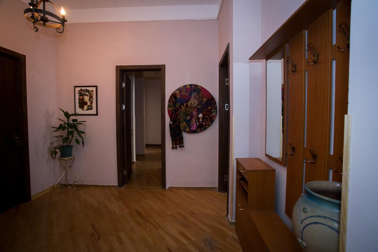 Guesthouse Hillside Tbilisi Exterior photo
